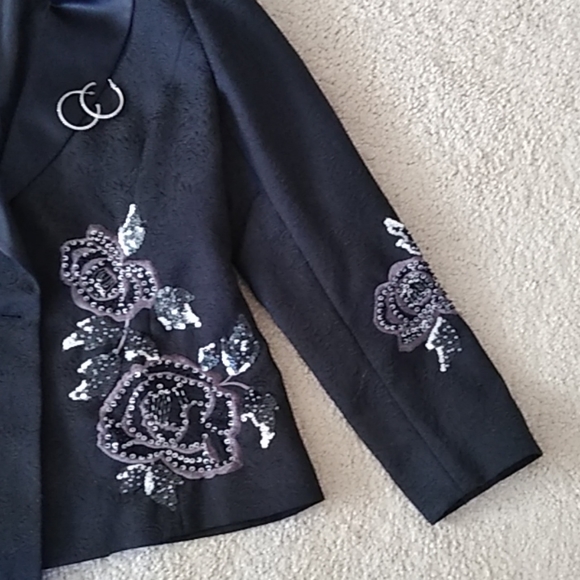 Jacket - Picture 3 of 6